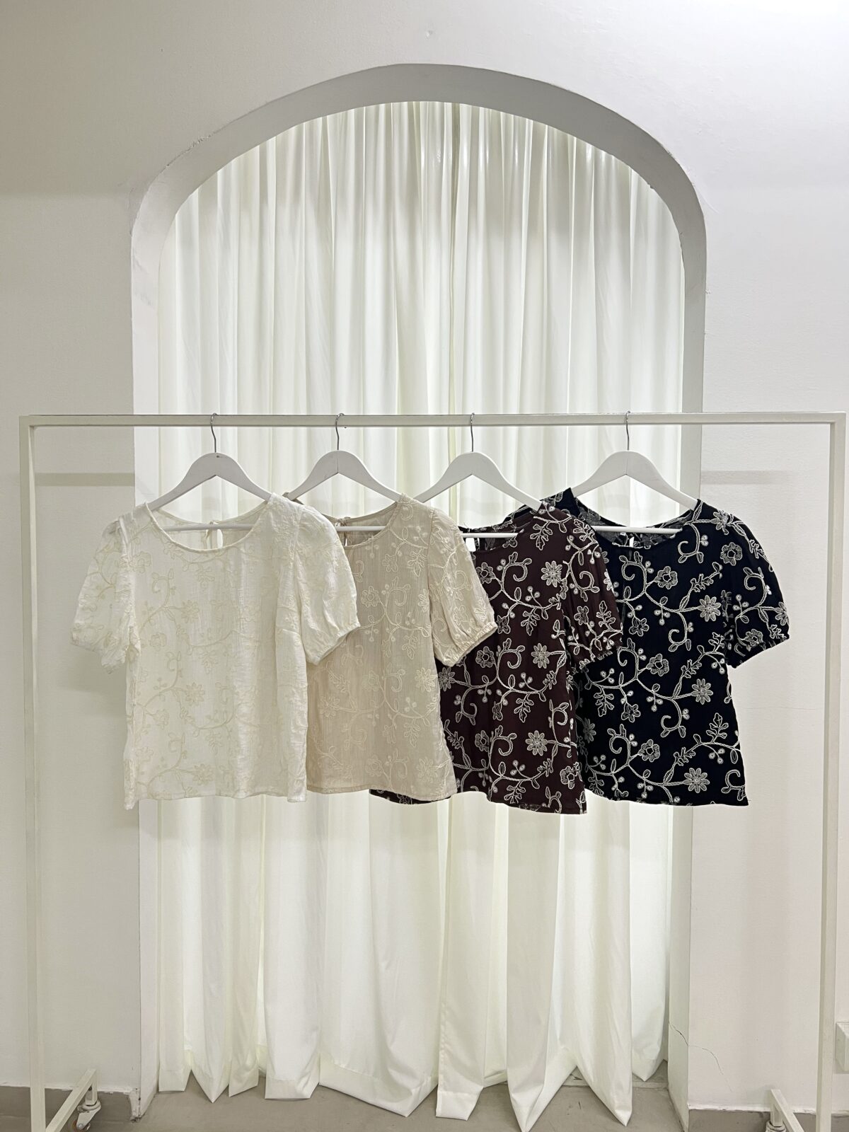 REMERA AGNES - Imagen 2
